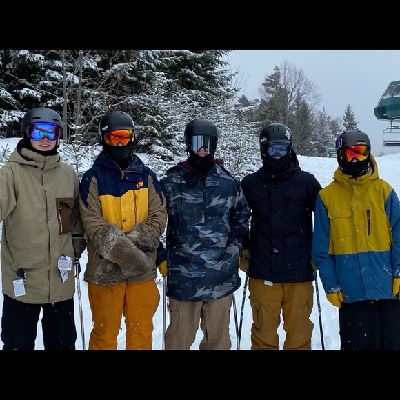 Profile Picture of David Gilmore (@davidgilmore245) on Poshmark