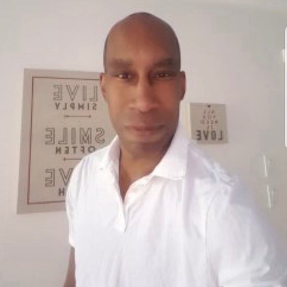 Profile Picture of Ian Low (@ianlaidlow) on Poshmark