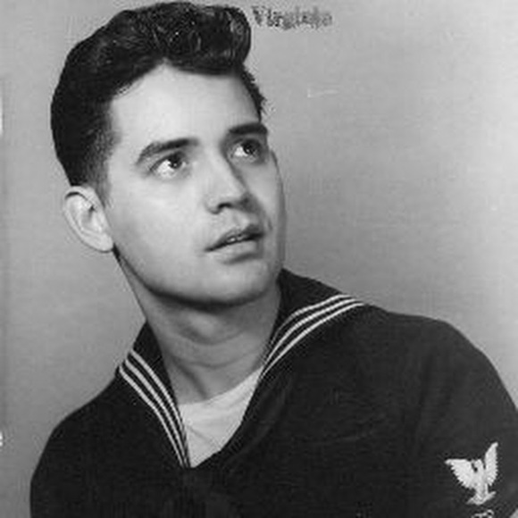 Duncan Wall - Poshmark Profile Picture of Duncan Wall (@duncwal) on Poshmark