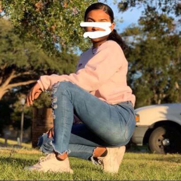 Profile Picture of Maheen Khan (@mxheeni) on Poshmark