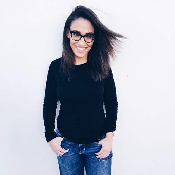 Profile Picture of Alexandra Tertulien (@alextert) on Poshmark