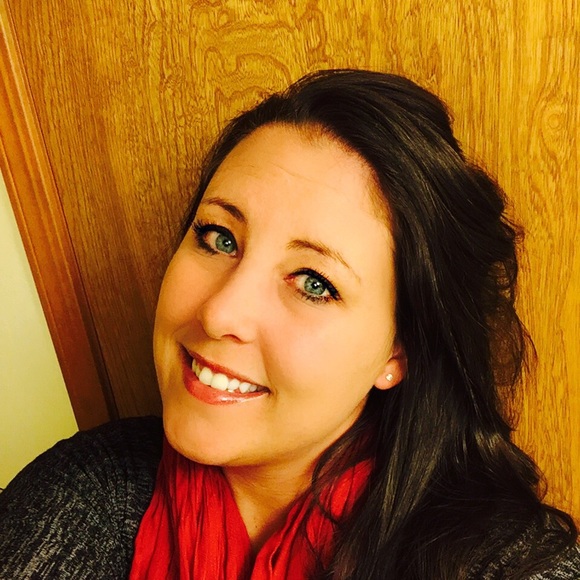 Profile Picture of Alisha Pritchett (@alishapritchett) on Poshmark