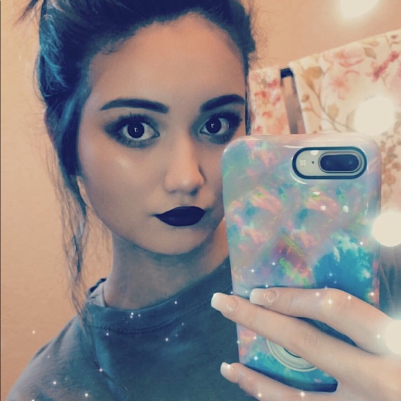 Profile Picture of Macy Silva (@macysilva20) on Poshmark