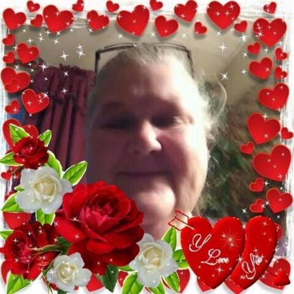 Profile Picture of Debra Small (@smalldebra) on Poshmark