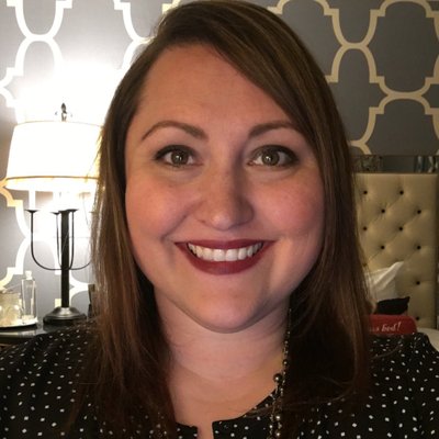 Profile Picture of Valerie (@ValerieDeeGates) on Twitter