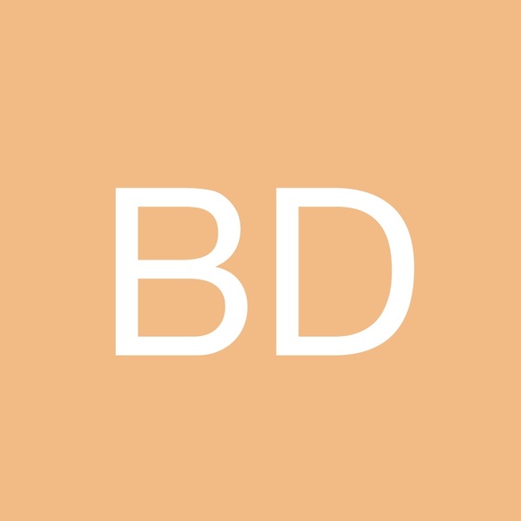 Profile Picture of Brynley Differding (@brynley_d) on Poshmark