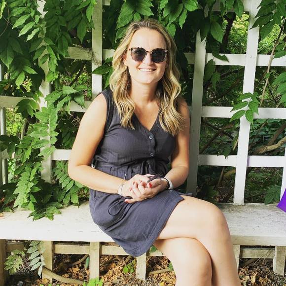 Profile Picture of Chrissy Frankenthal (@cfrankenthal) on Poshmark
