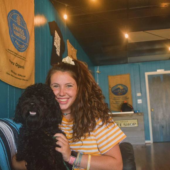 Profile Picture of Ainsley Noles (@ainsley_noles) on Poshmark