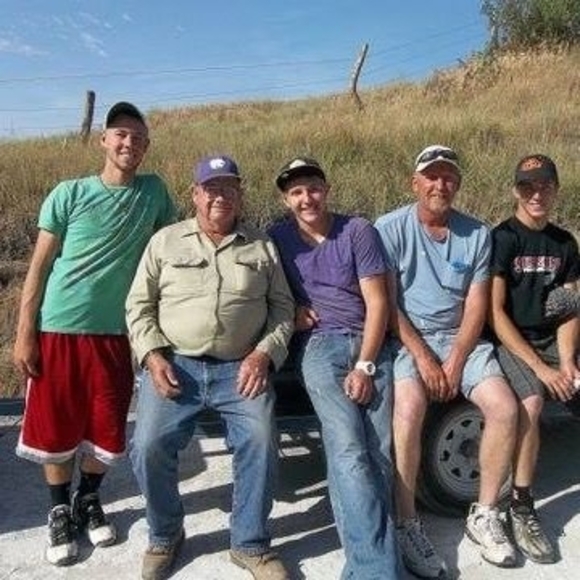 Profile Picture of David Hildebrand (@davidhildebr807) on Poshmark