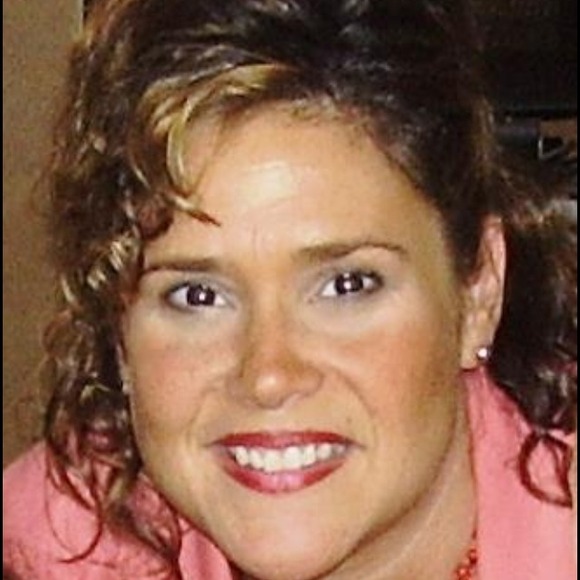 Karen Alunni - Poshmark Profile Picture of Karen Alunni (@ninnen) on Poshmark