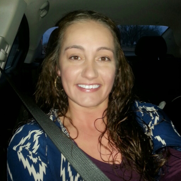 Profile Picture of Tammy Pointer (@tamdp1) on Poshmark