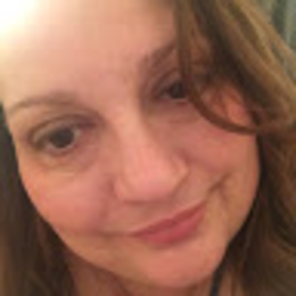 Profile Picture of Denise Mcmanigal (@dmnurse2007) on Poshmark
