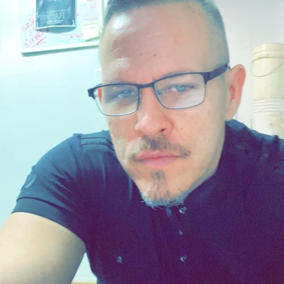 Profile Picture of Kevin Mcmahon (@kingofswordsseo) on Poshmark