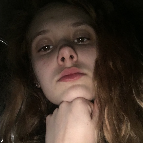 Profile Picture of Morgan Maybury (@morganmaybury) on Poshmark