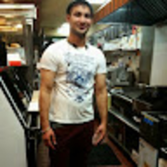 Profile Picture of Malkiat Singh (@malkiats516) on Poshmark