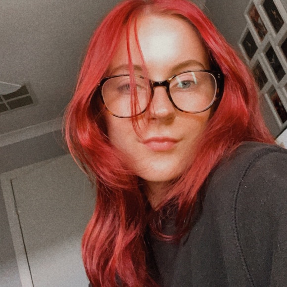 Profile Picture of Courtney Hogg (@courtneyhogg26) on Poshmark