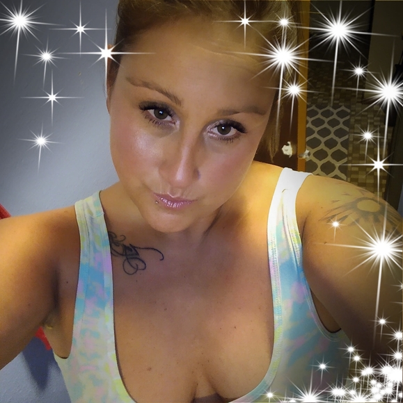 Profile Picture of Chantel Sorman (@chantel32) on Poshmark