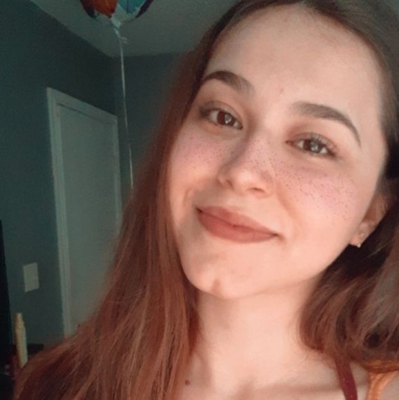 Profile Picture of Lucia Gonzalez (@lucymgonz) on Poshmark