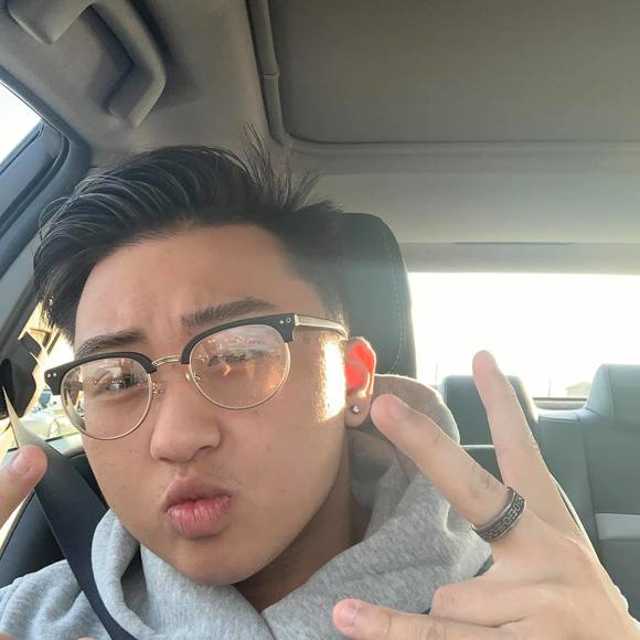 Profile Picture of Ken Yang (@kennyboy02) on Poshmark