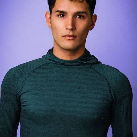 Profile Picture of Alex Stachowiak (@alexstach) on Poshmark