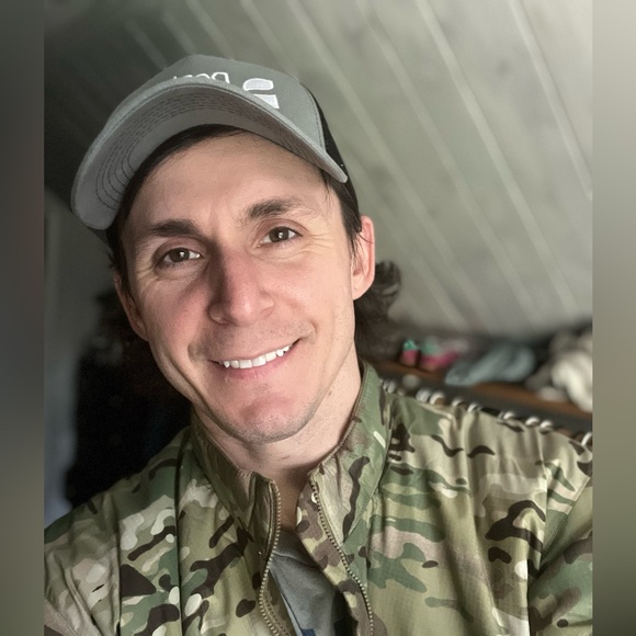 Profile Picture of Adam Wolfe (@adamwolfe) on Poshmark