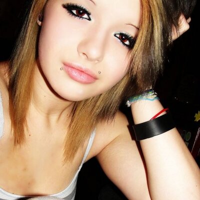 Profile Picture of Courtney Rae Preston (@suckitcx) on Twitter