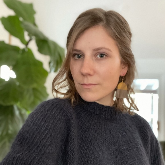 Profile Picture of Meg Balinger (@mbalfanz) on Poshmark