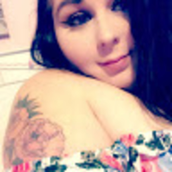 Profile Picture of Brandy Walthers (@brandywalthers) on Poshmark