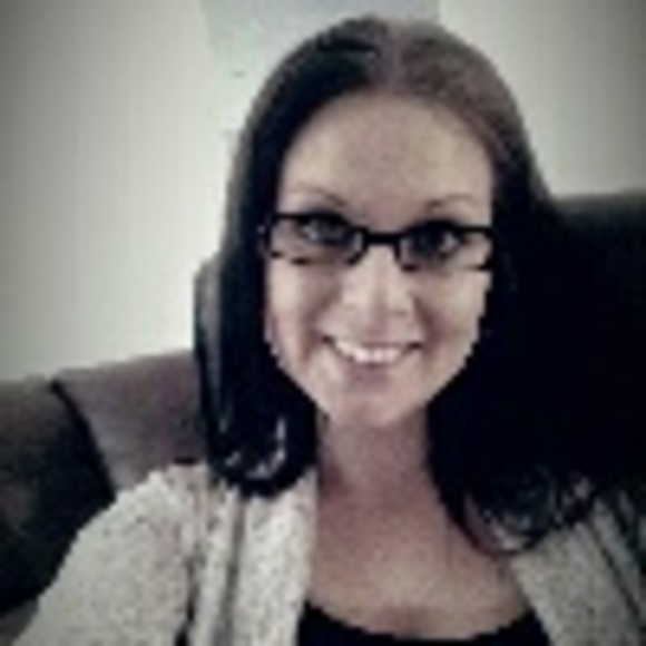 Profile Picture of Dawn Carter (@dawlycar) on Poshmark