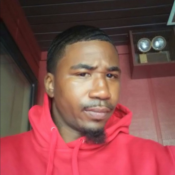 Profile Picture of Carl Collins (@collinscarl23) on Poshmark