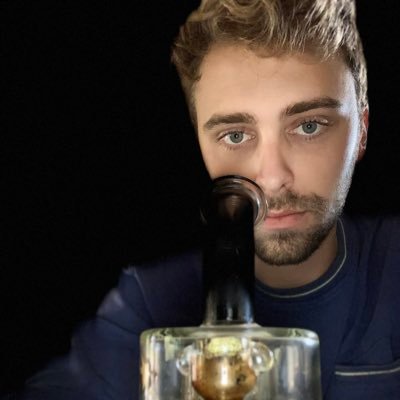 Profile Picture of Dustin Young (@dustin2young) on Twitter