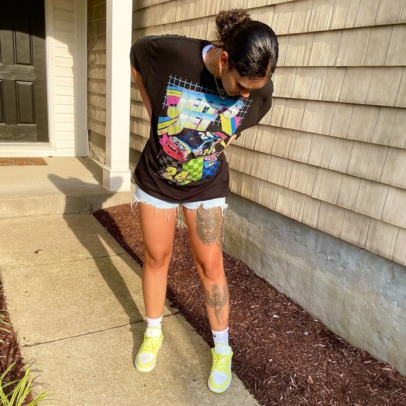 Profile Picture of Lashae Halsel (@shaehalsel) on Poshmark