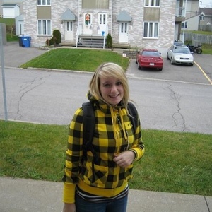 Catherine Bizoune - Myspace Profile Picture of Catherine Bizoune (@pipicacapoil) on Myspace