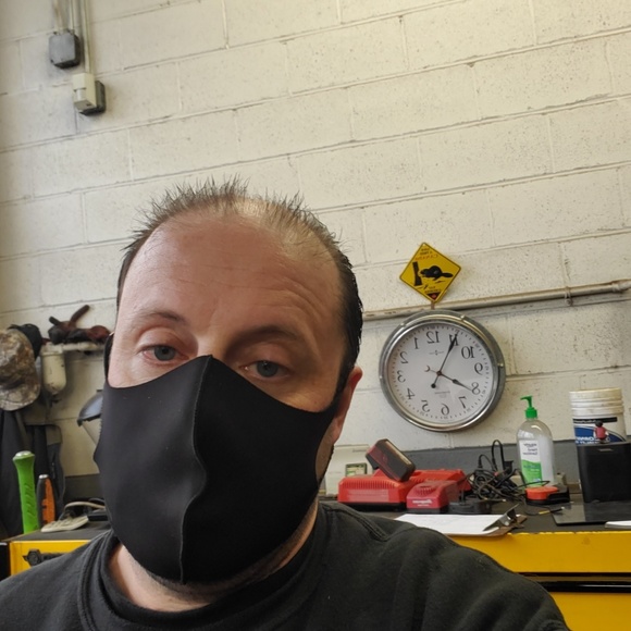 Profile Picture of Rick Dacamara (@rickdacamara) on Poshmark