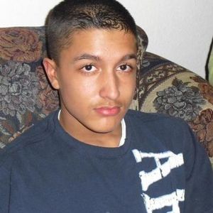 Luis Holguin - Myspace Profile Picture of Luis Holguin (@293852400) on Myspace