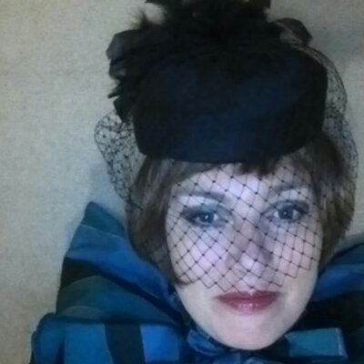 Profile Picture of Phoebe James (@phoebejames37) on Twitter