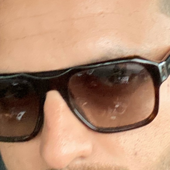 Profile Picture of Baldomero Leon (@baldomeroleon) on Poshmark