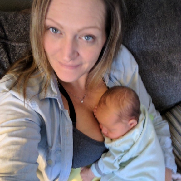 Profile Picture of Sybil Currier (@sybilcameon) on Poshmark