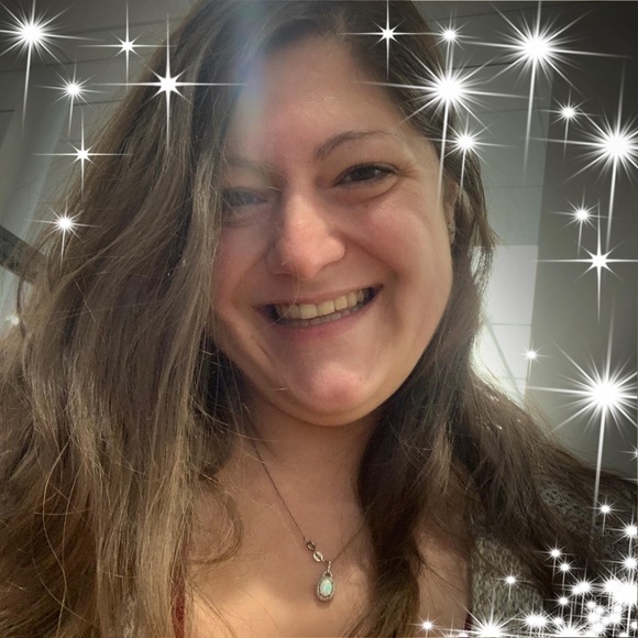 Profile Picture of Talene Kirkorian (@talene92) on Poshmark