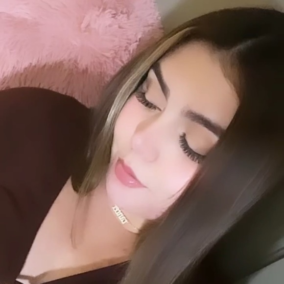 Profile Picture of Angelica Aispuro (@aplascencia437) on Poshmark