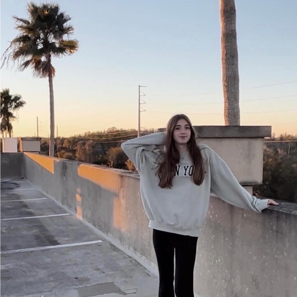 Profile Picture of Nevaeh Scranton (@nscranton08) on Poshmark