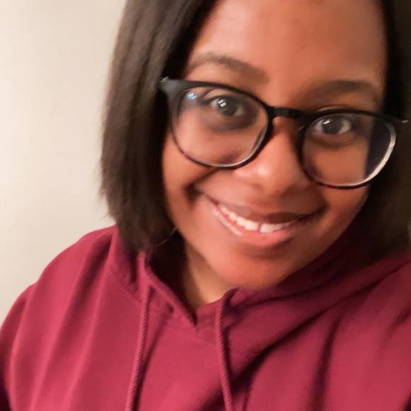 Profile Picture of Brittney Fountaine (@bfount) on Poshmark