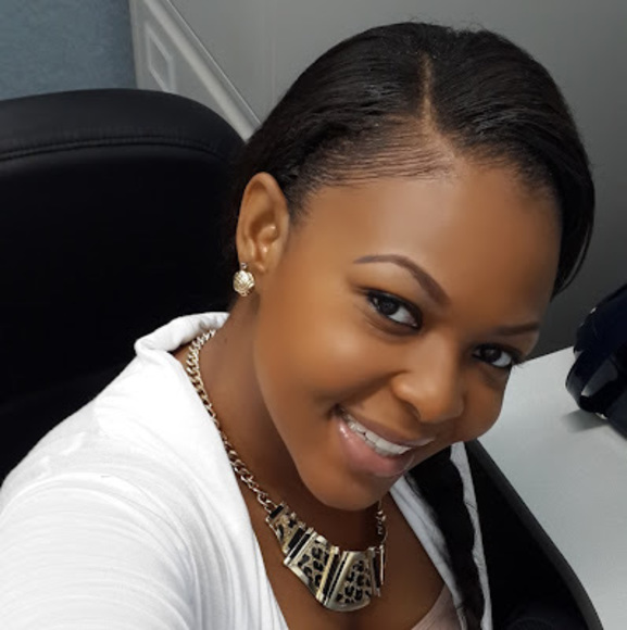 Profile Picture of Danielle Mighty (@dmighty91) on Poshmark