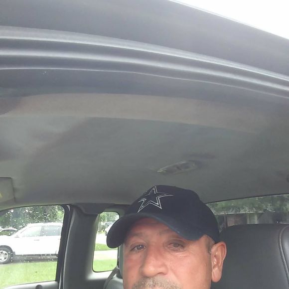 Profile Picture of Paul Gonzales (@gonzalespaul517) on Poshmark