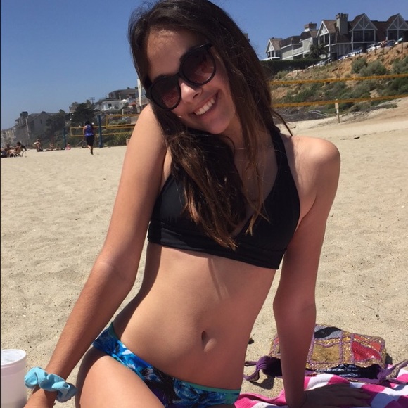 Profile Picture of Annagrace Galleno (@ag_galleno) on Poshmark