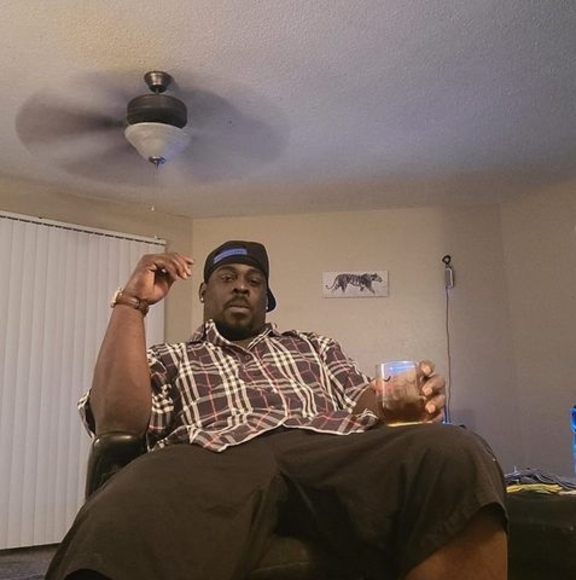 Profile Picture of Tyrone Charles (@tyronecharles17) on Poshmark