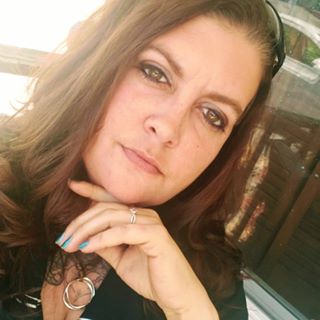 Profile Picture of Lorraine Calhoun Thomas (@lorrainect) on Facebook