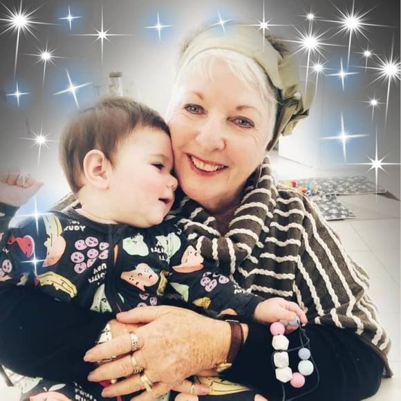Profile Picture of Christine Fairall fenwick (@cluckyhen) on Poshmark