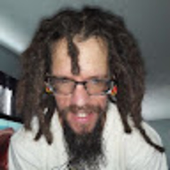 Profile Picture of Alex Collins (@deadstroke33) on Poshmark