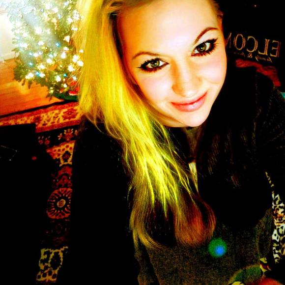 Profile Picture of Tanya Barnby (@tbarnby11) on Poshmark